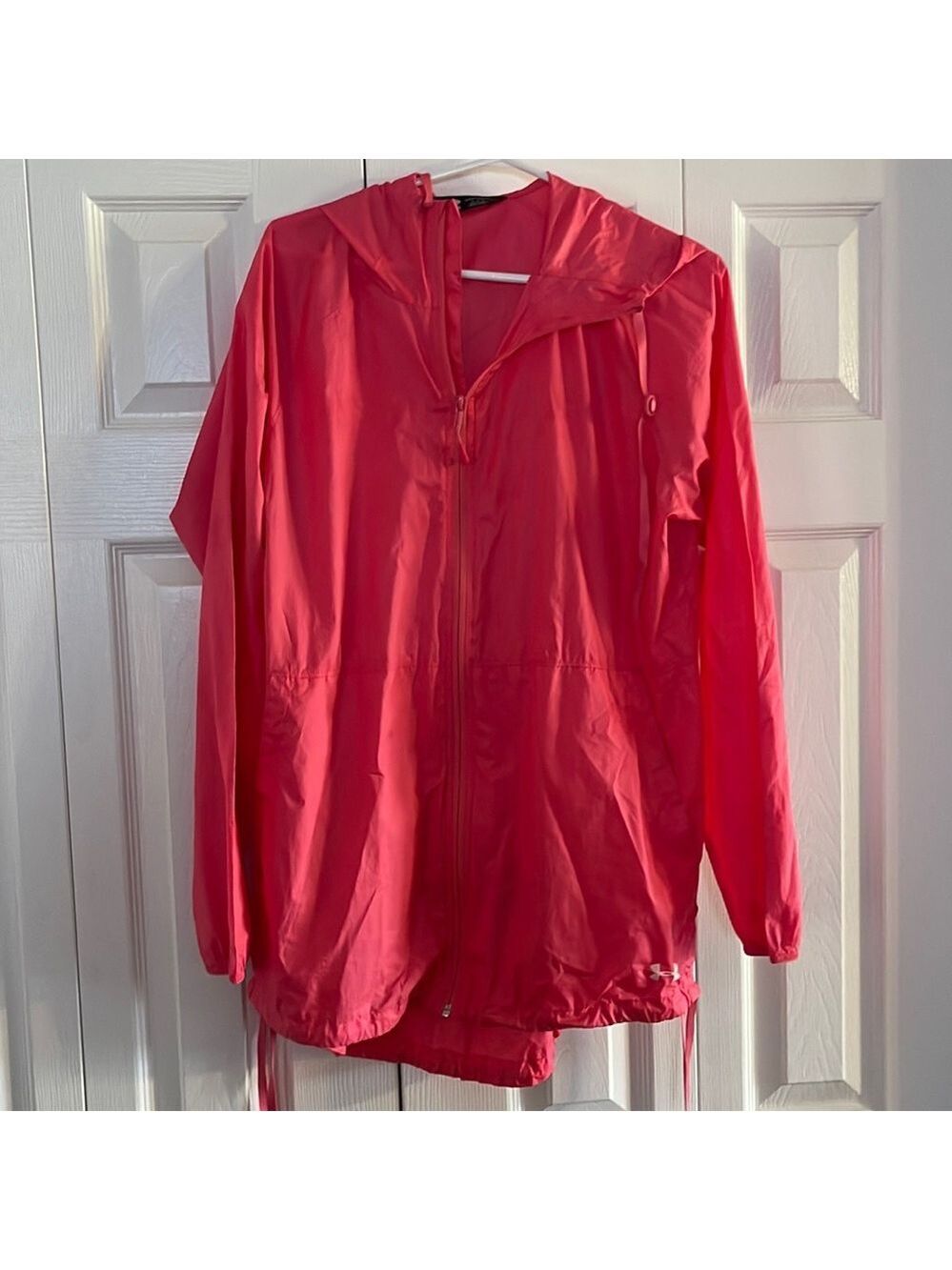 Under Armour Thin Jacket size L🥰🥰